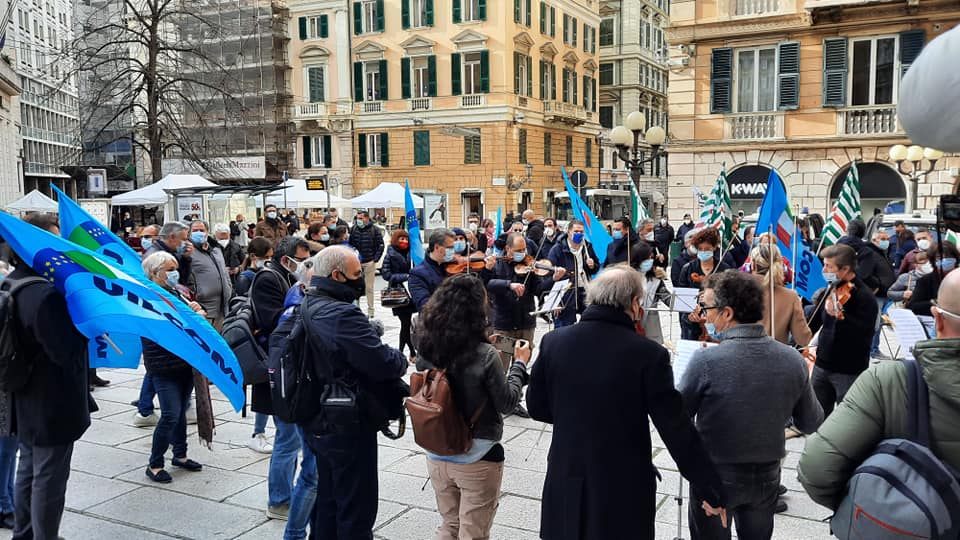 Lavoratori dello spettacolo: “Le condizioni per ripartire in sicurezza ci sono”.