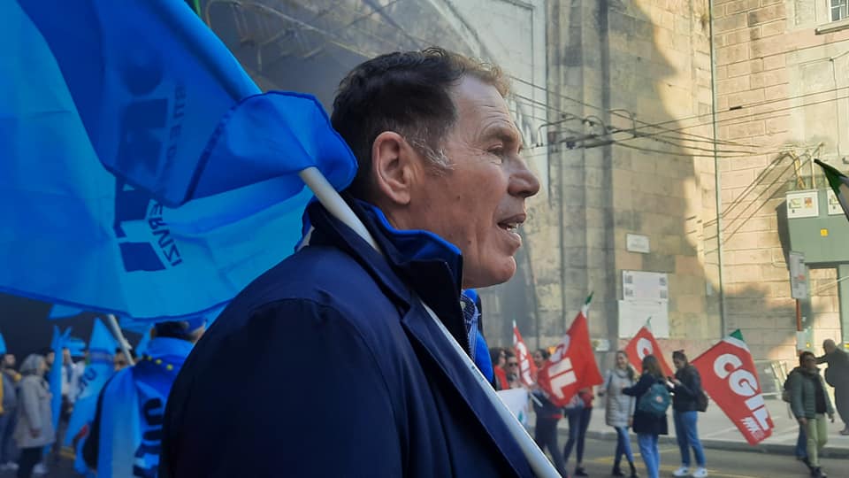 Genova, oltre 5 mila in corteo. Uil e Cgil: “Hanno provato a fermarci ma non ci sono riusciti: la mobilitazione continua”.