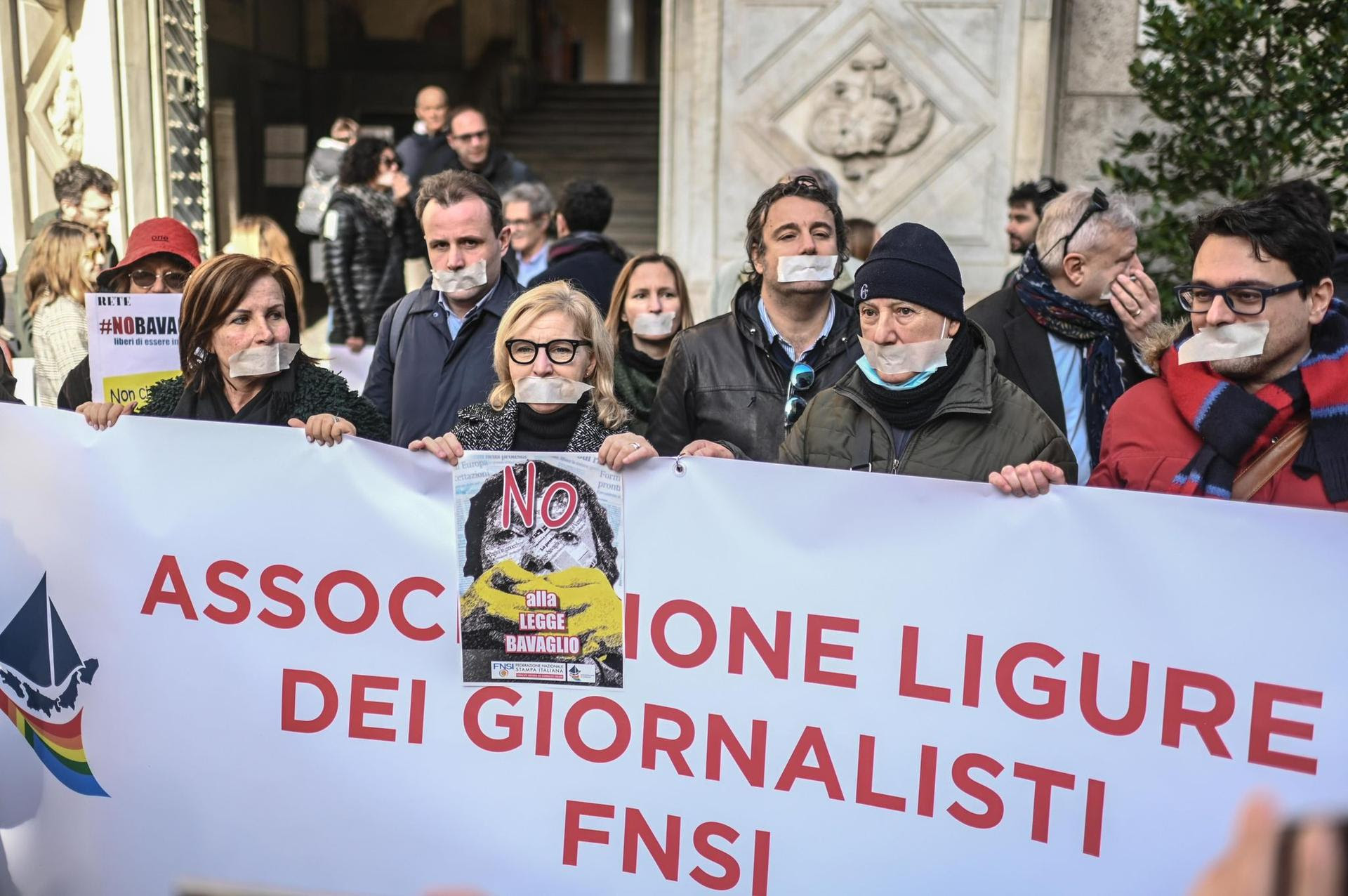 Giornalisti liguri in piazza contro la legge bavaglio: “Tuteliamo il diritto dei cittadini a essere informati”